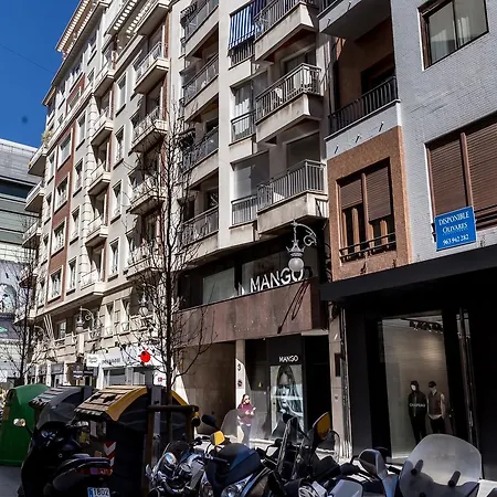 Travel Habitat L' Eixample. Daire